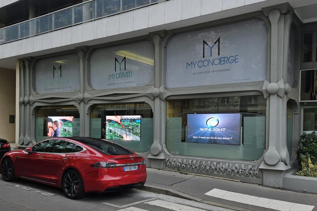 My Concierge — vitrine LED écran transparent